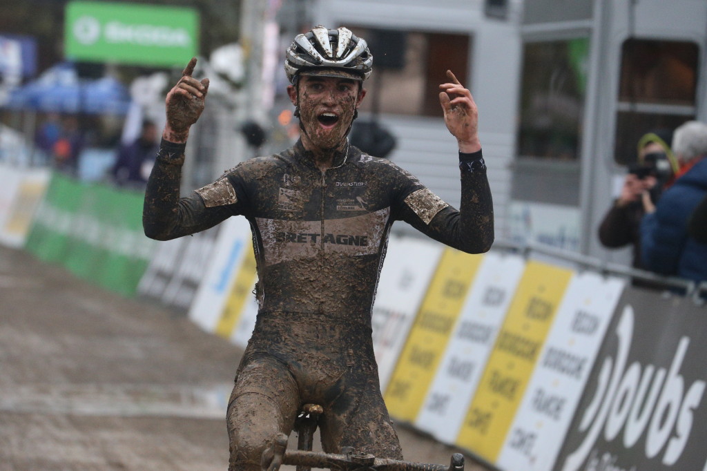 Antoine Huby, champion de France de cyclo-cross 2019 juniors à Besançon (25) - Crédit FFC Antoine Huby, champion de France de cyclo-cross 2019 juniors à Besançon (25) - Crédit FFC