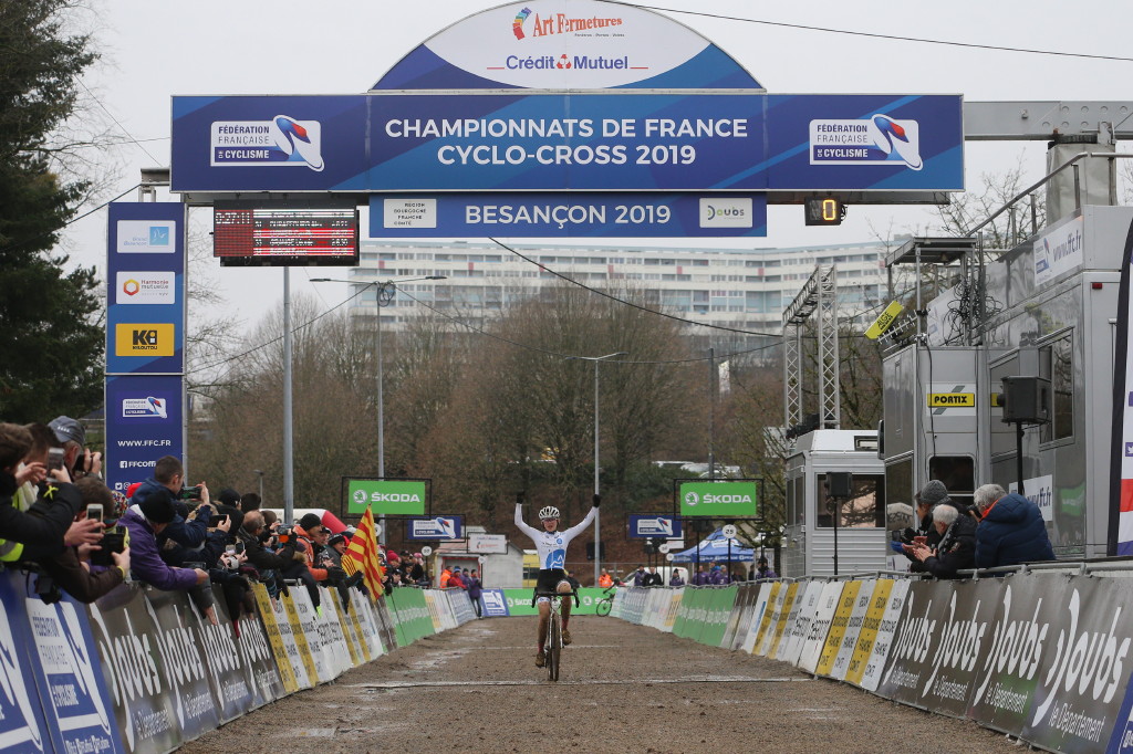 Line Burquier, championne de France de cyclo-cross 2019 cadettes à Besançon (25) - Crédit FFC Line Burquier, championne de France de cyclo-cross 2019 cadettes à Besançon (25) - Crédit FFC
