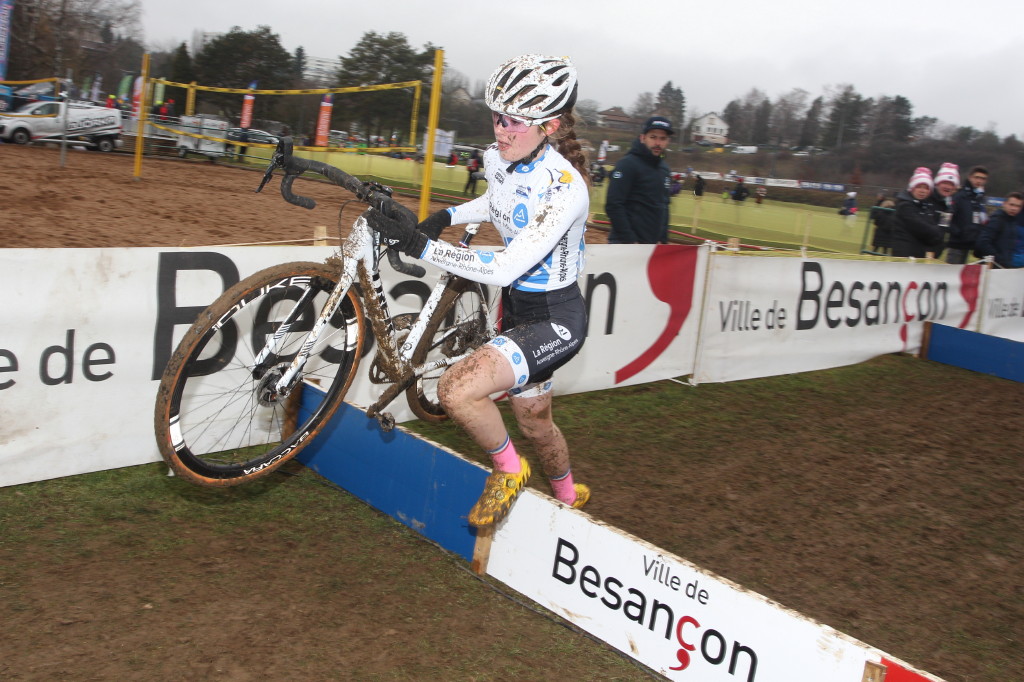 Line Burquier, championne de France de cyclo-cross 2019 cadettes à Besançon (25) - Crédit FFC Line Burquier, championne de France de cyclo-cross 2019 cadettes à Besançon (25) - Crédit FFC