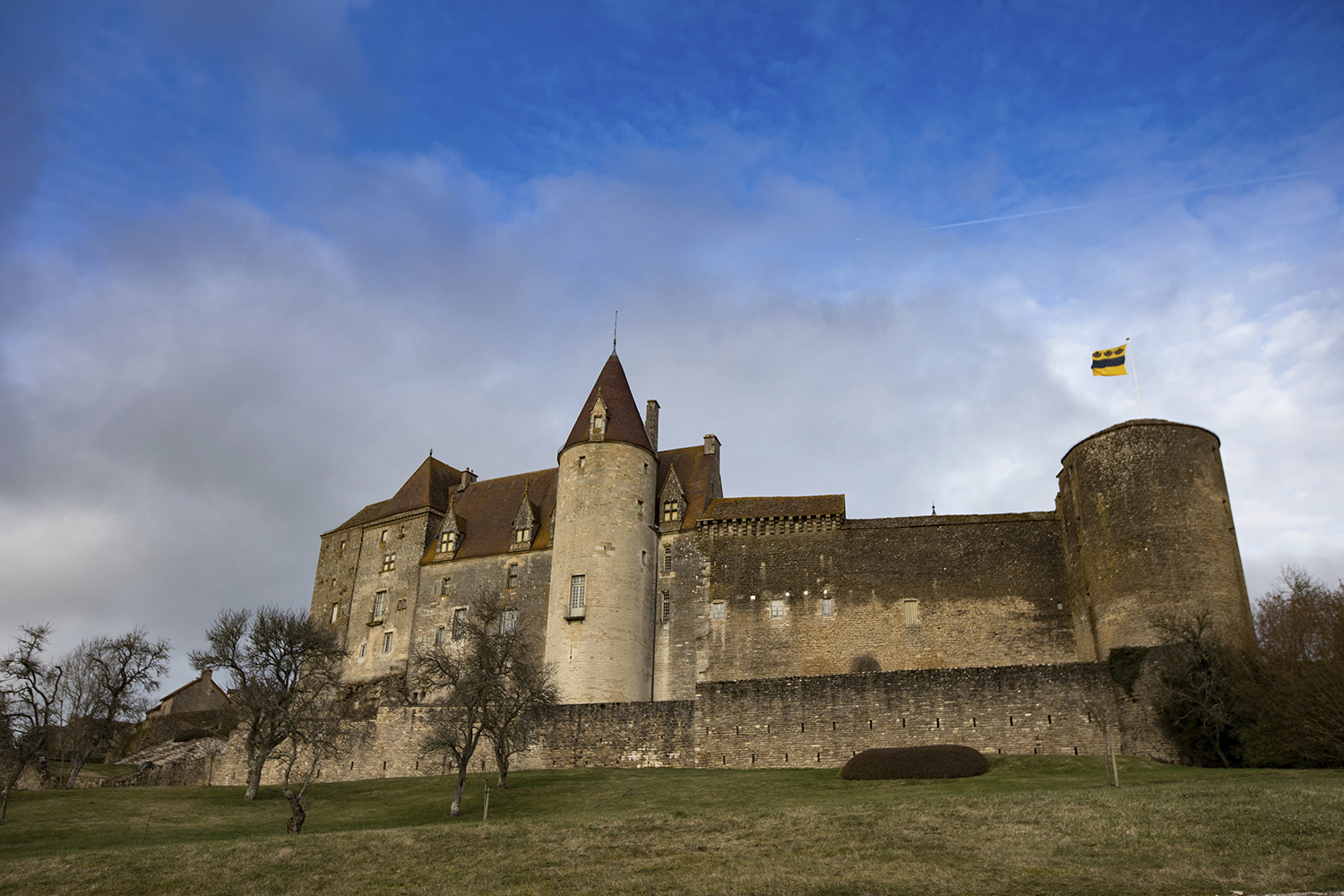 Château de Châteauneuf-en-Auxois (21) - DR