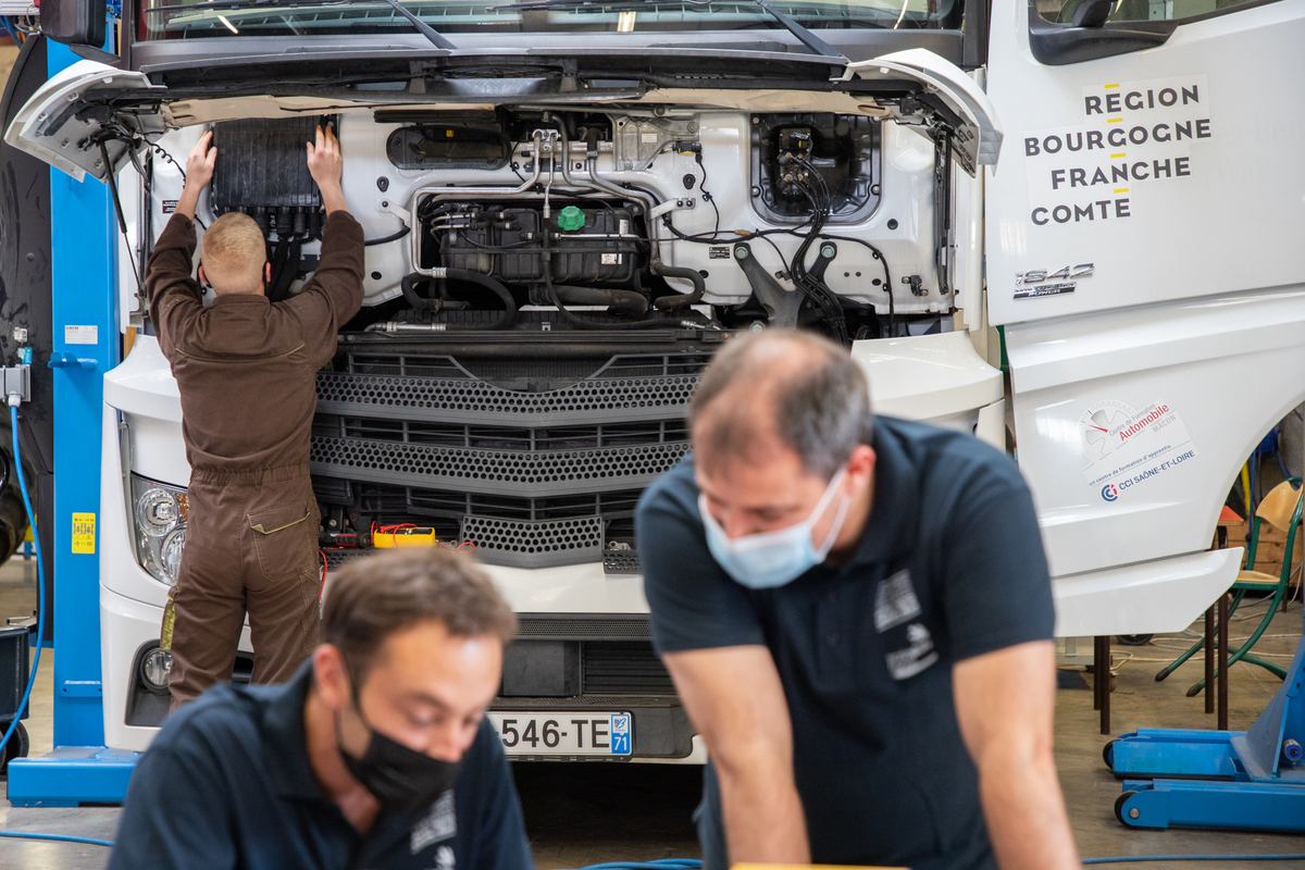 Finale nationale mécanique sur véhicule industriel à Mâcon © Région Bourgogne-Franche-Comté