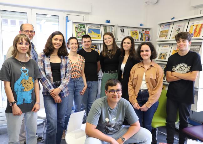 Une partie des dix-sept élèves participant au projet &quot;Près de chez nous... une tourbière&quot; - Photo Région Bourgogne-Franche-Comté Léopoldine Deriot