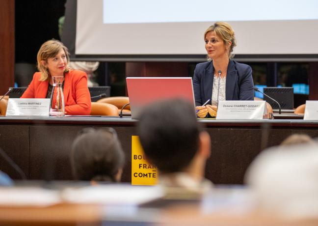 Océane Charret-Godard, à droite, et Laetitia Martinez, à gauche, ont lancé cette première édition de la journée des femmes en restauration - Photo Région Bourgogne-Franche-Comté Xavier Ducordeaux