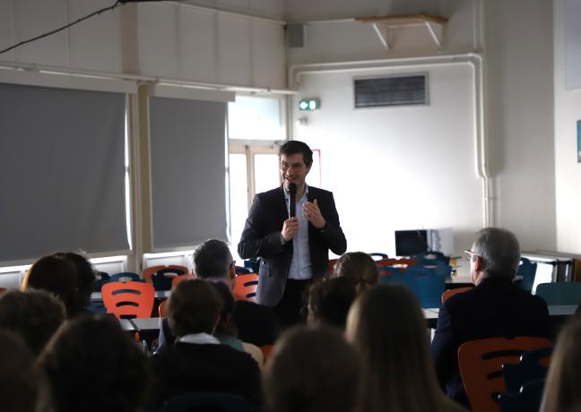 Willy Bourgeois, vice-président de la Région Bourgogne-Franche-Comté en charge des lycées, mardi 13 mai 2025 au lycée Le Corbusier, à Lons-le-Saunier - Photo Maxime Scherepin
