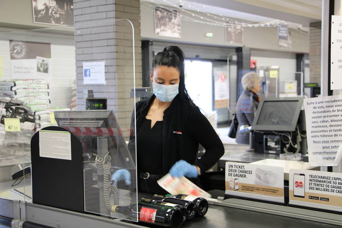 Fruits du partenariat entre le Fablab jurassien et les entreprises locales, 150 hygiaphones ont pu être imprimés - Photo DR