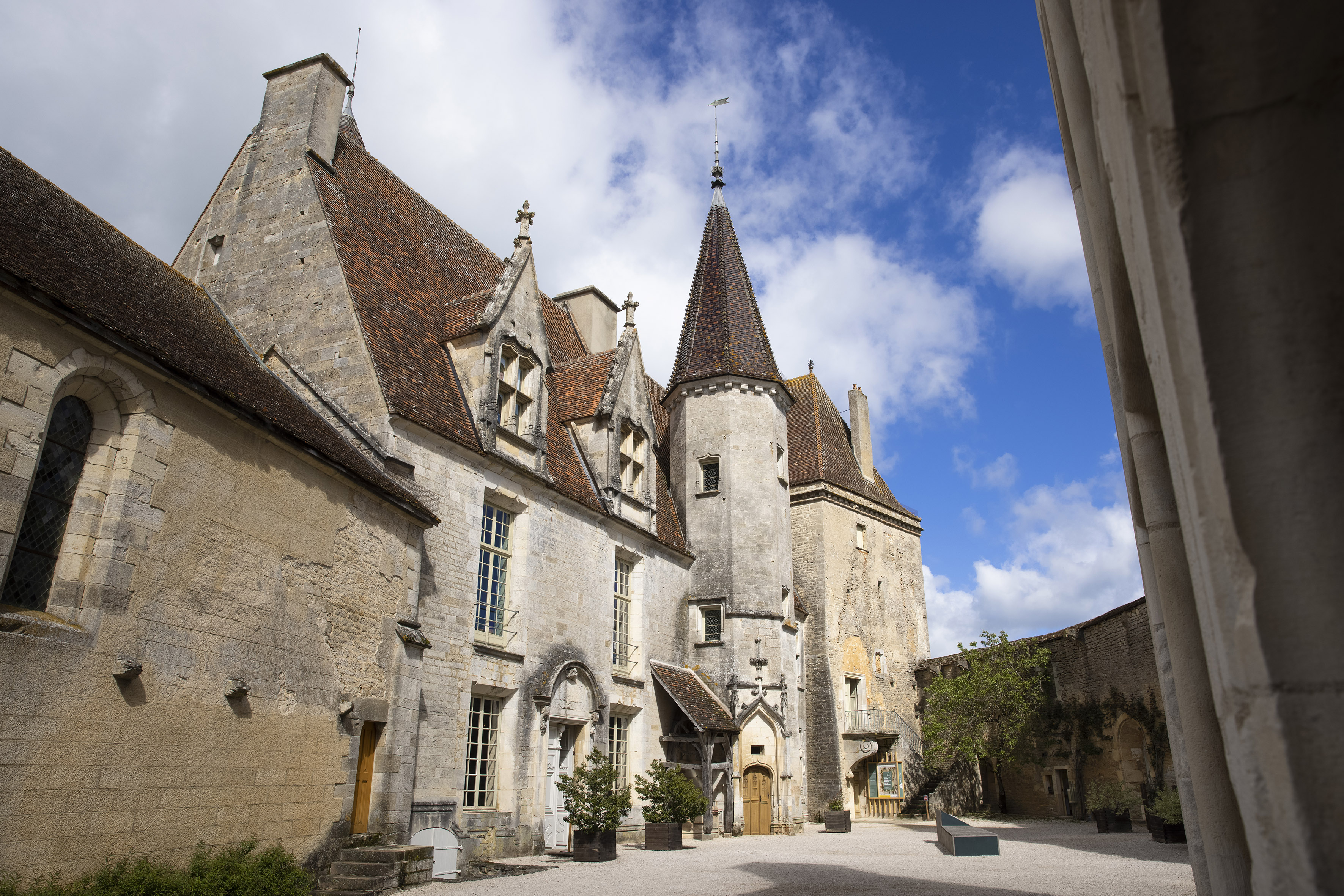 Le château de Châteauneuf (21), propriété de la Région Bourgogne-Franche-Comté – Photo ©David Cesbron