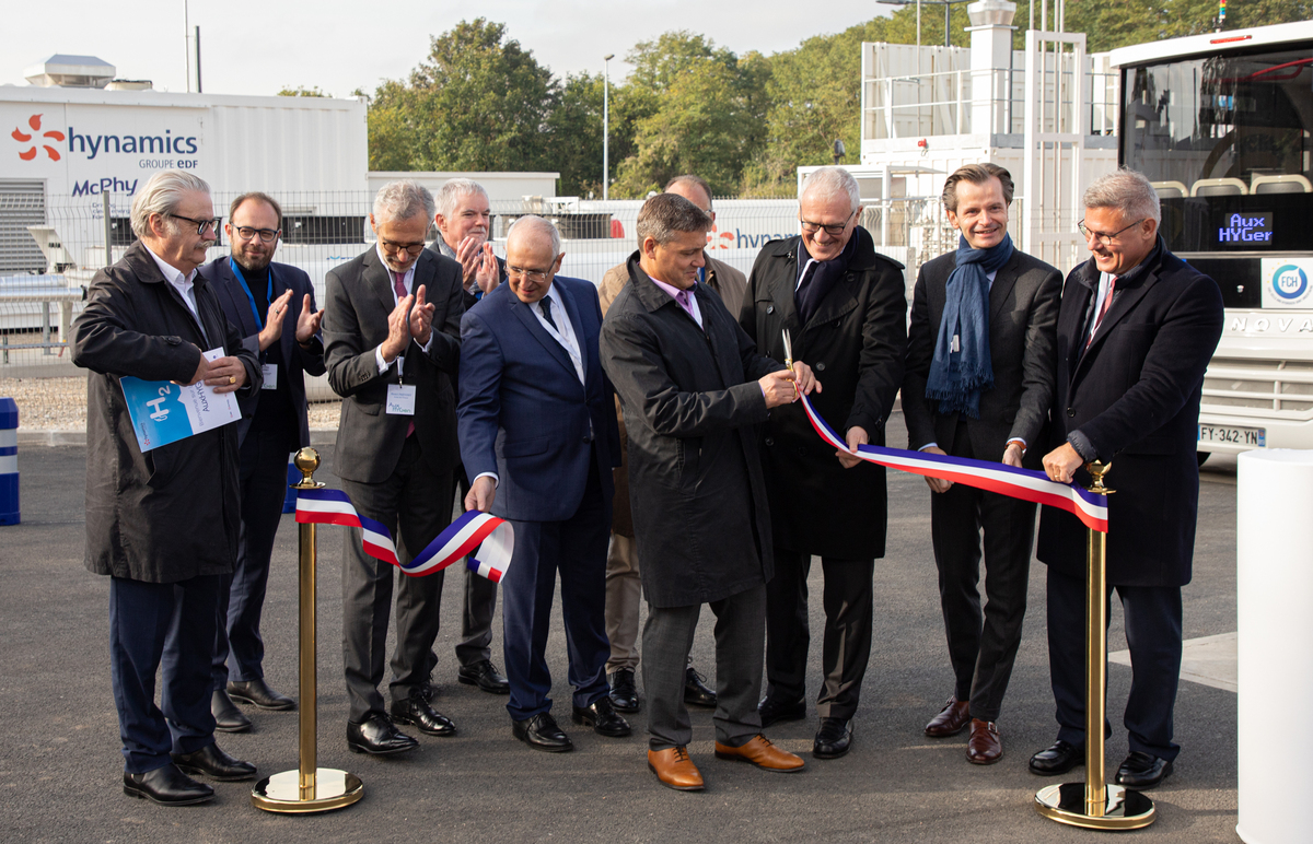Elus et partenaires ont inauguré la station auxerroise le mardi 13 octobre 2021 - Photo © Région Bourgogne-Franche-Comté