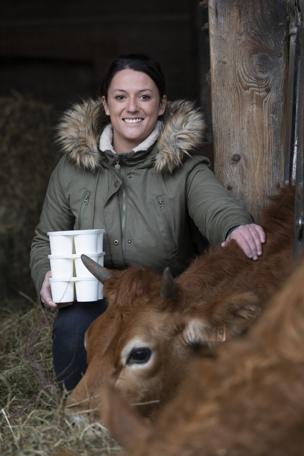 Marion Mathez, productrice de produits laitiers fermiers bio, simples et gourmands, à Grozon (39) - Photo Région Bourgogne-Franche-Comté David Cesbron