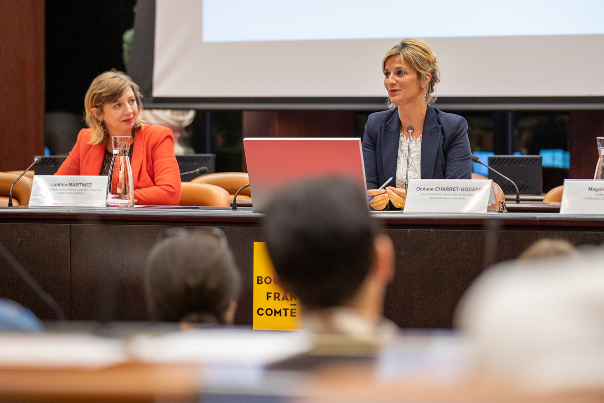 Océane Charret-Godard, à droite, et Laetitia Martinez, à gauche, ont lancé cette première édition de la journée des femmes en restauration - Photo Région Bourgogne-Franche-Comté Xavier Ducordeaux