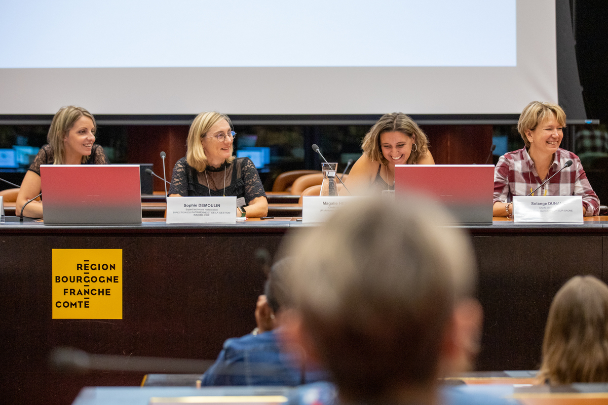 Elodie Biard, Sophie Demoulin, Magalie Heroz et Solange Dunand : quatre cheffes, quatre exemples pour la quarantaine de cuisinières présentes lors de cette première journée dédiées aux femmes en cuisine - Photo Région Bourgogne-Franche-Comté Xavier Ducordeaux