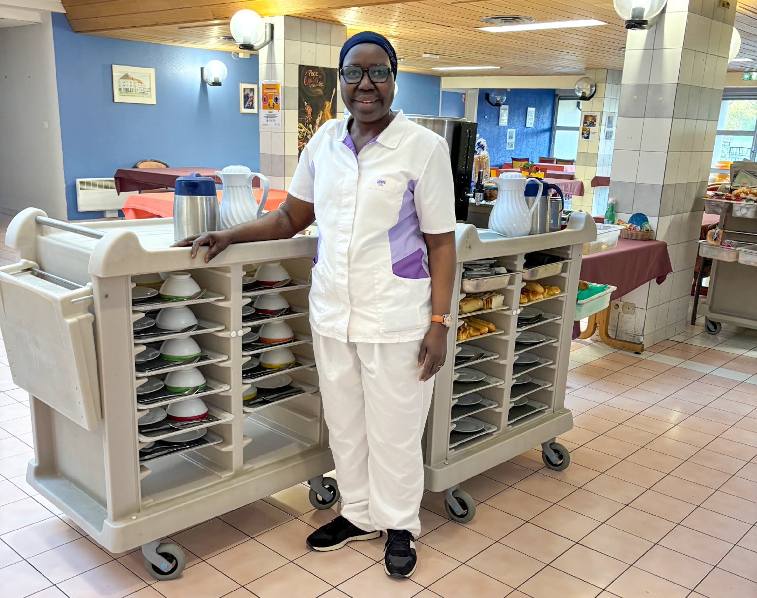 Pauline s’épanouit dans son nouveau métier d’aide à la personne, à l’EHPAD de Belfontaine (Fontaine les Dijon) Photo : DR