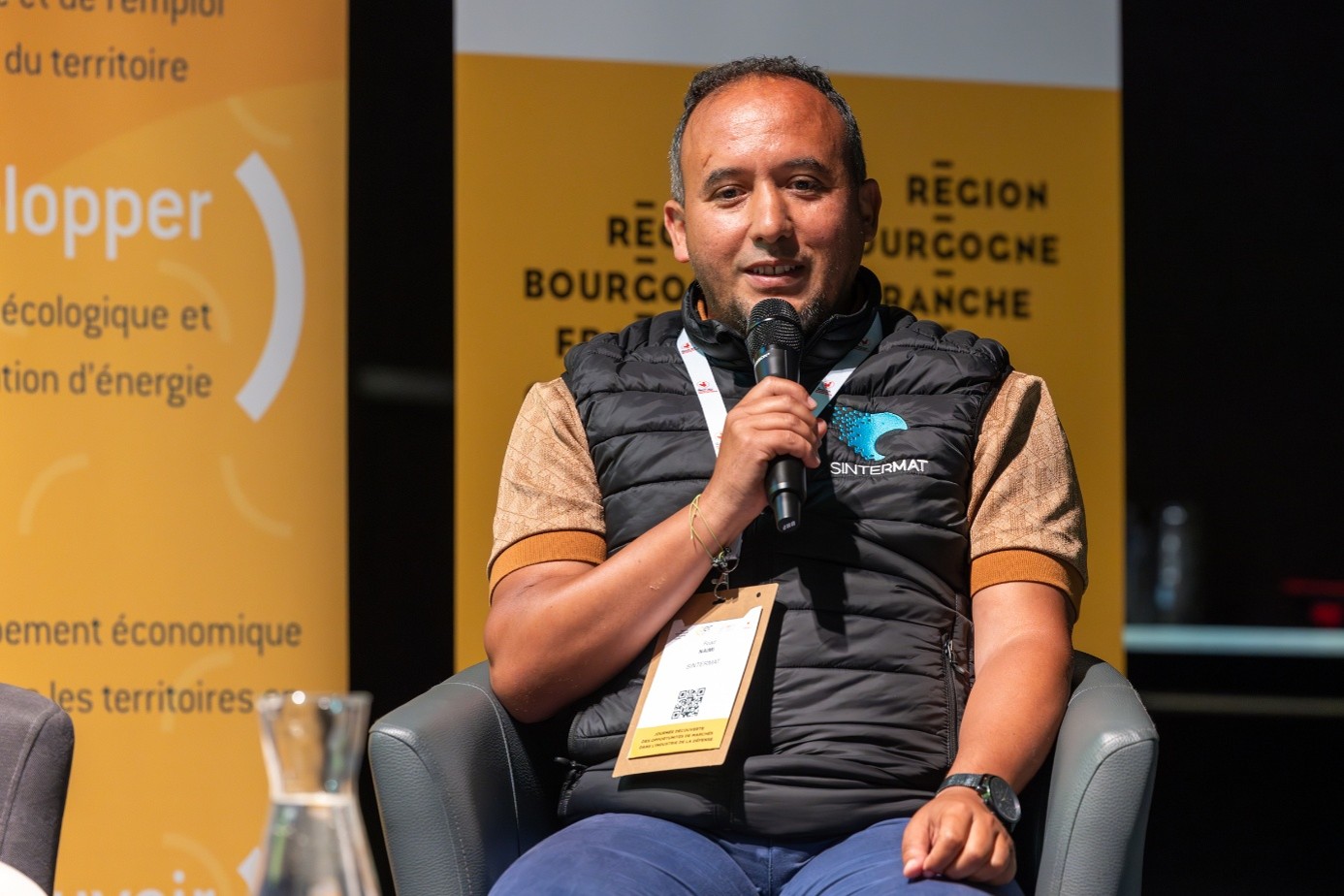 Basée à Venarey-les-Laumes (Côte-d’Or), la société Sintermat de Foad Naimi conçoit des composants adaptés aux exigences du secteur de la défense : blindage spécifique, équipement soldat, gilet pare-balles, … Photo : Xavier Ducordeaux
