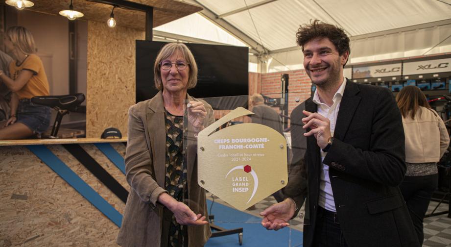 Catherine Lepetz, présidente du CREPS, et Willy Bourgeois, vice-président de la Région en charge des sports, de la jeunesse et de la vie associative - Photo Emmanuelle Baills