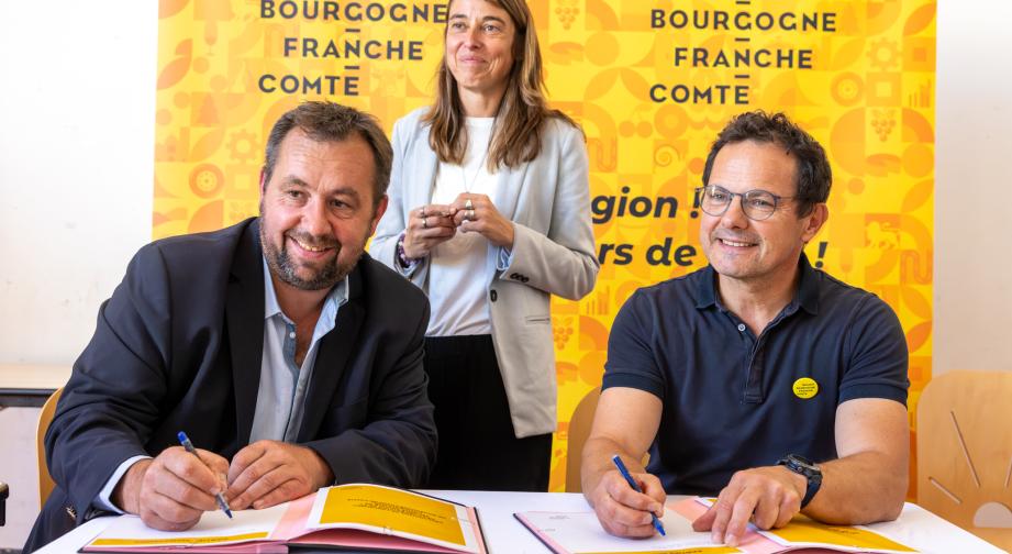 La fédération régionale de la Sécurité sociale de l’alimentation est officiellement créée ! Photo : Xavier Ducordeaux