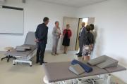 L’institut dispose de plusieurs salles de travaux pratiques et de simulation où les élèves peuvent s’exercer à l’art de la piqure sur un mannequin ou tester des lits médicalisés - Photo DR