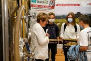 Les lycées de Lucie Aubrac ont offert quelques figues de la production du lycée - Crédit photo Région Bourgogne-Franche-Comté / David Cesbron