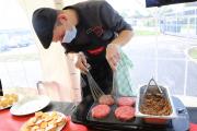 Les steaks hachés 100 % comtois sont vendus dans des grandes surfaces de la région et cuisinés par de nombreux food-trucks.