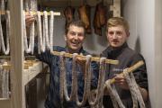 Roland Bulloz et son fils aîné Louis-Marie, éleveurs porcins à Fontain (25) - Photo Région Bourgogne-Franche-Comté David Cesbron