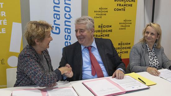 Signature du contrat de développement métropolitain entre la Région Bourgogne-Franche-Comté et le Grand Besançon, lundi 12 novembre 2018 - Crédit Région Bourgogne-Franche-Comté / David Cesbron