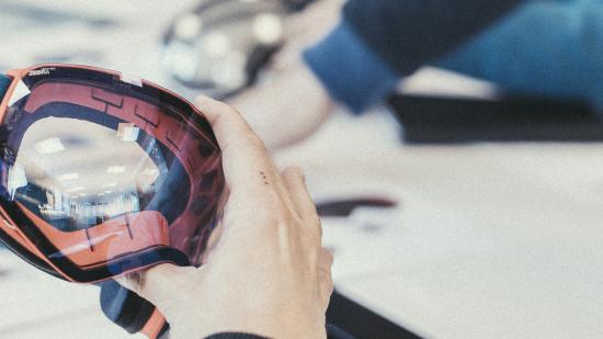 Le lunetier jurassien Julbo fabrique et exporte dans le monde entier des équipements spécialement conçus pour les sportifs - Crédit photo Jeremy Bernard