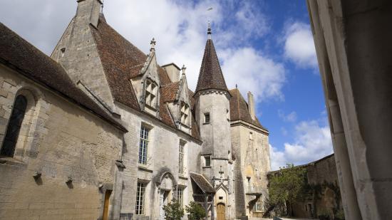 Le château de Châteauneuf (21), propriété de la Région Bourgogne-Franche-Comté – Photo ©David Cesbron 