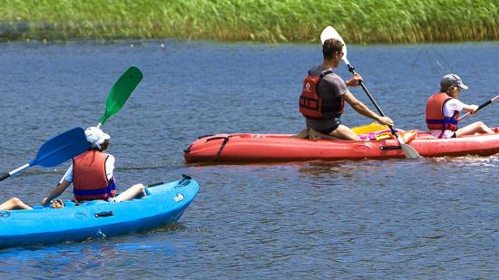 Canoé sur le lac de Chalain (39) - DR