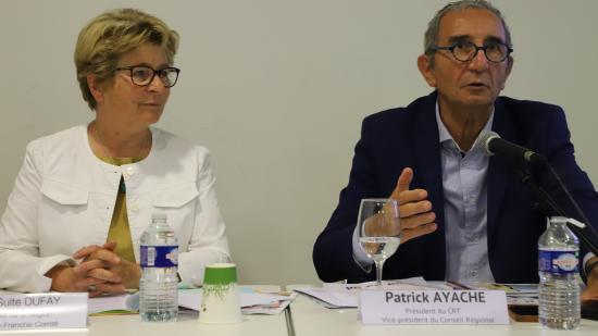 Marie-Guite Dufay, présidente de la Région Bourgogne-Franche-Comté, et Patrick Ayache, vice-président en charge du tourisme - Photo Léopodine Dériot