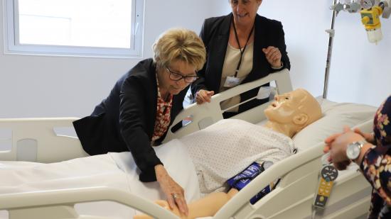 Visite de la présidente Marie-Guite Dufay à l’Institut de Formation aux Métiers de la Santé et l’UTBM, à Montbéliard, le 24 mai 2022 - Photo Région Bourgogne-Franche-Comté Léopoldine DériotVisite de la présidente Marie-Guite Dufay à l’Institut de Formation aux Métiers de la Santé et l’UTBM, à Montbéliard, le 24 mai 2022 - Photo Région Bourgogne-Franche-Comté Léopoldine Dériot