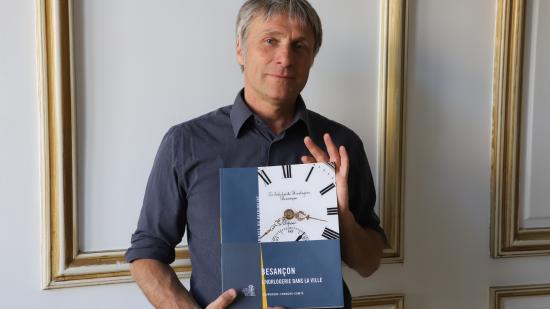 Raphaël Favereaux, auteur du livre "Besançon, l'horlogerie dans la ville" - Photo Région Bourgogne-Franche-Comté Léopoldine Deriot 