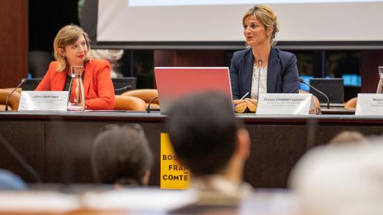 Océane Charret-Godard, à droite, et Laetitia Martinez, à gauche, ont lancé cette première édition de la journée des femmes en restauration - Photo Région Bourgogne-Franche-Comté Xavier Ducordeaux