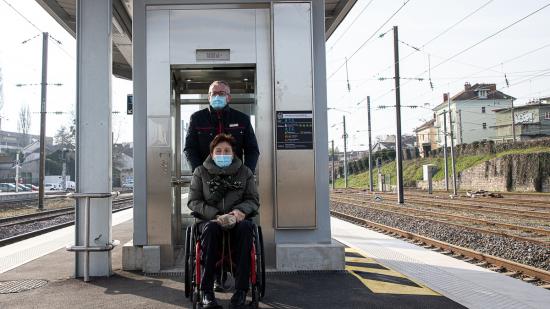 Livrée en 2021, la gare de Dole fait partie des 18 gares de Bourgogne-Franche-Comté d’ores et déjà 100 % accessibles aux personnes à mobilité réduite – Photo Xavier Ducordeaux