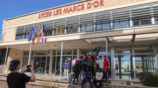 Premier exercice : la photo de groupe pour les lycées de Marcs d’Or - Photo Emma Mickizak