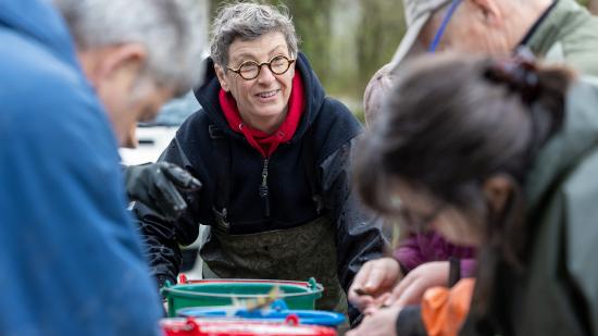 Christine Roubez, piscicultrice à Pleure (Jura), spécialisée dans l’élevage de carpes – Photo Xavier Ducordeaux