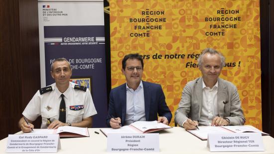 Signature de la convention Région-SNCF - Gendarmerie © David Cesbron