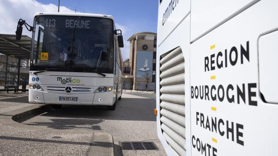 Car Mobigo en gare de Dijon - Photo David Cesbron