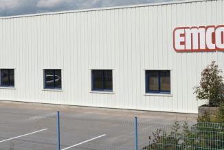 EMCO France, filiale du groupe allemand EMCO leader européen dans le domaine, produit à Dampierre (39) des tapis d’entrée techniques destinés aux bâtiments recevant du public - Photo DR