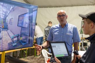 Présents sur le salon Euroforest, James Dat et le CMQ FB espèrent reconnecter la jeunesse aux professionnels de la filière bois-forêt - Photo Xavier Ducordeaux