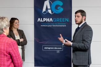 Marie-Guite Dufay, Présidente de Région, visite la startup bisontine Alpha Green, spécialisée dans la dépollution de moteurs thermiques - Photo Xavier Ducordeaux
