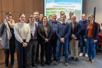 Partenaires techniques et financeurs, réunis mercredi 26 novembre à Beaune pour le grand lancement du projet « Horizon Hautes-Côtes ». Photo : Xavier DUCORDEAUX