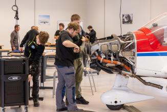 La première promotion du BTS aéronautique de Luxeuil est composée de quinze étudiants venus de toute la France - Photo Julie Boissenin