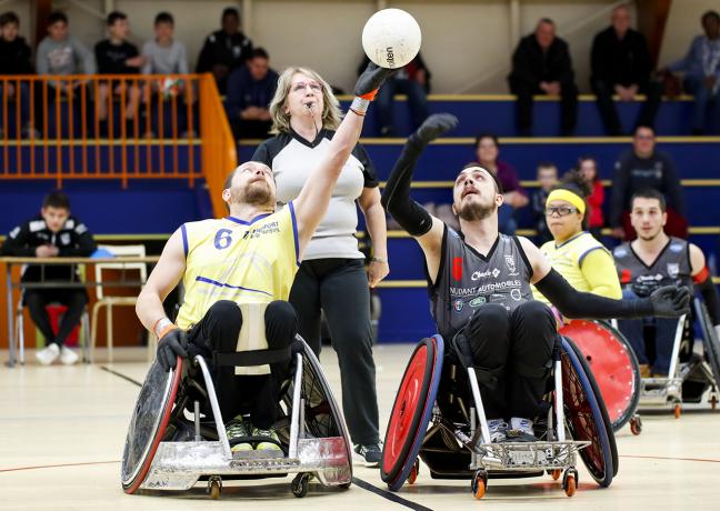 En sportif de haut niveau, Corentin Le Guen (à droite sur la photo) s’entraîne tous les jours de la semaine : trois séances de physique seul, deux avec son club des Black Chairs - Photo Baptiste Paquot