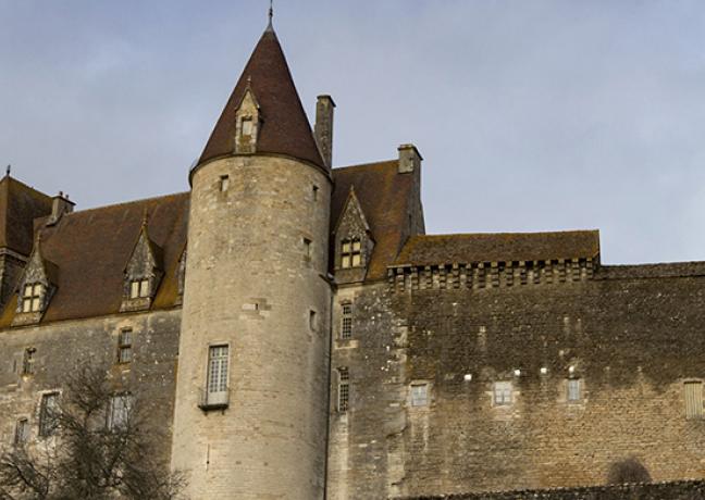 Château de Châteauneuf-en-Auxois (21) - DR