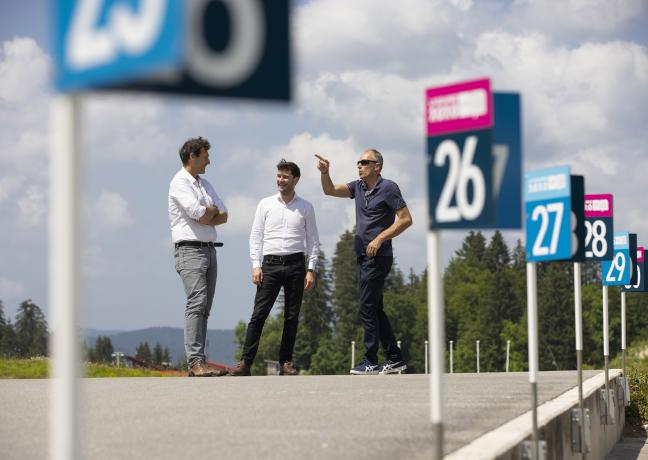 Visite de Willy Bourgeois au stade des Tuffes - Photo David Cesbron - Région Bourgogne-Franche-Comté