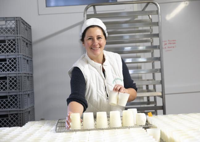 Roselyne Pardon, éleveuse de chèvres et de vaches dans les monts du Mâconnais -Photo Région Bourgogne-Franche-Comté David Cesbron