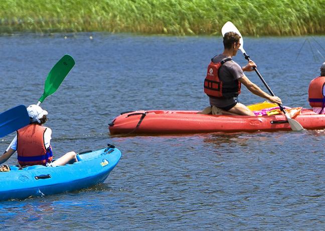 Canoé sur le lac de Chalain (39) - DR