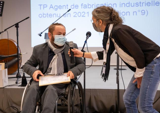 Maxence, TP agent de fabrication industrielle - Photo Région Bourgogne-Franche-Comté Xavier Ducordeaux