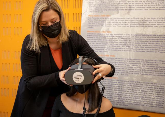 Chaque film dure entre 10 et 15 minutes : l’élève est invité à vivre une expérience en immersion sur un lieu de travail - Photo Xavier Ducordeaux Région Bourgogne-Franche-Comté