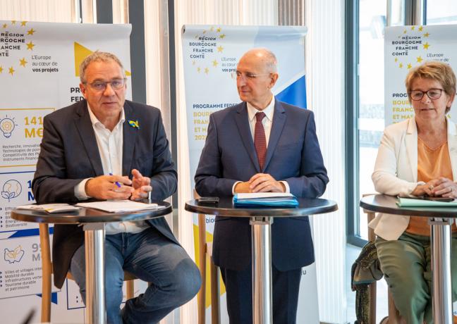 Patrick Molinoz, vice-président de la Région en charge des politiques européennes, Fabien Sudry, préfet de Région, et Marie-Guite Dufay, présidente de la Région Bourgogne-Franche-Comté - Photo Région Xavier Ducordeaux