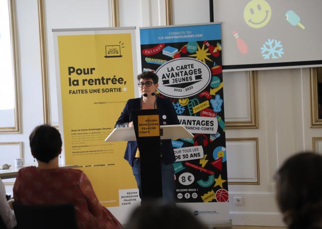 Sarah Persil, vice-présidente de la Région en charge de la jeunesse, lors du lancement de la carte Avantages Jeunes 2022-2023, mercredi 31 août 2022 à Besançon - Photo Région Bourgogne-Franche-Comté Marion Arnal