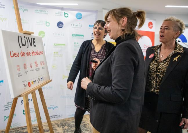 Une inauguration en « live », en compagnie de Laetitia Martinez, vice-présidente de la Région Bourgogne-Franche-Comté en charge de l’enseignement supérieur, Anne Vignot, maire de Besançon et présidente de Grand Besançon Métropole, et Christine le Noan, directrice du Crous Bourgogne-Franche-Comté - Photo Xavier Ducordeaux